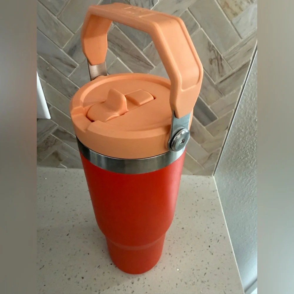 30 oz orange Stanley tumbler - Picture 2 of 4